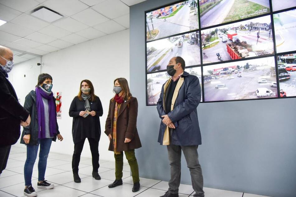 Mayra Mendoza junto a Sabina Fredecir en Quilmes