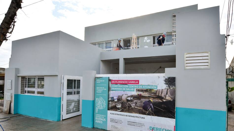 Andrés Watson verificó la obra en progreso del Centro de Atención Primaria de la Salud en La Esmeralda