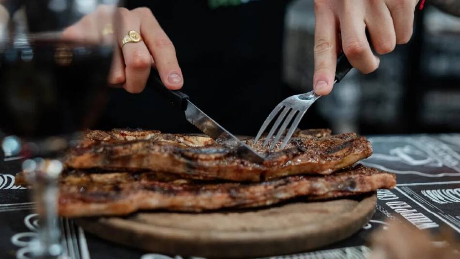 Una parrilla espectacular para disfrutar de comida abundante. Foto: NA.