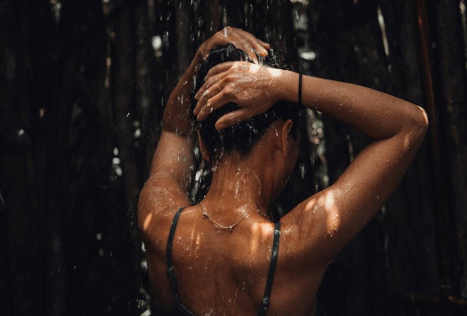 Lavado de pelo; cabello; higiene. Foto: Unsplash.