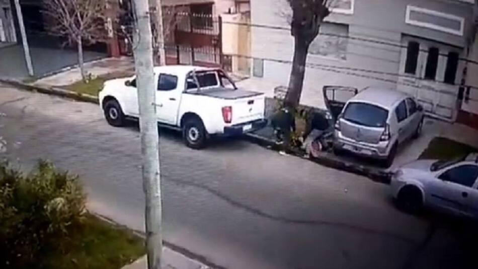 Imágenes sensibles. Robo en Villa Domínico. Foto: captura de video.