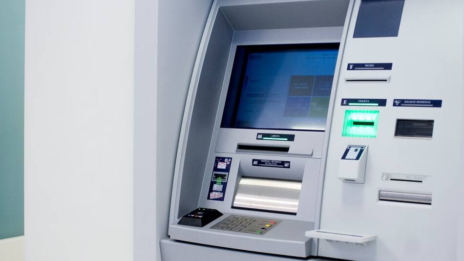 Cancelación masiva de cuentas. Foto: BBVA