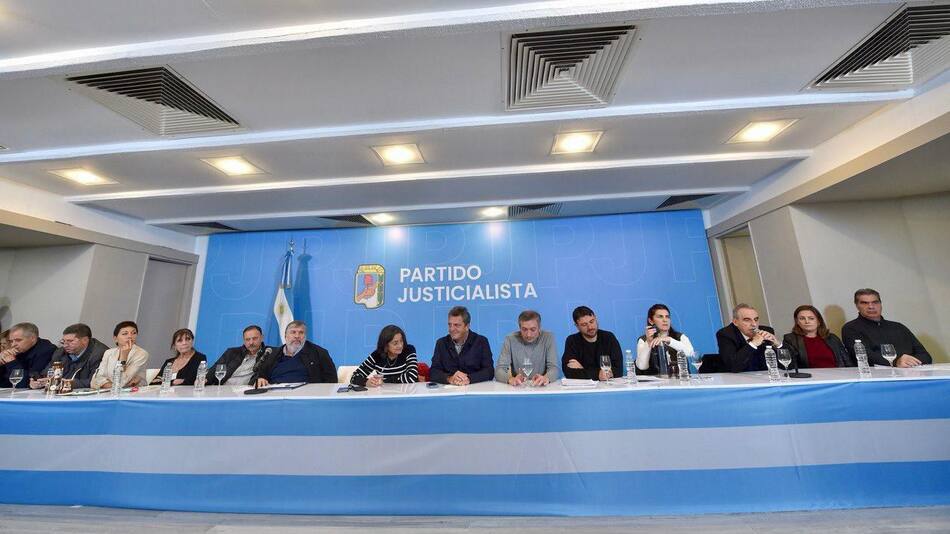 El Consejo Nacional del Partido Justicialista se reunió con dirigentes políticos invitados en la sede de Matheu 130 de la Ciudad Autónoma de Buenas Aires.