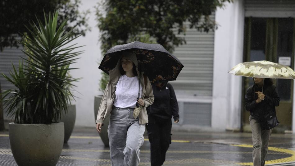 Cae del cielo y es más peligroso que la lluvia ácida. Foto: NA.