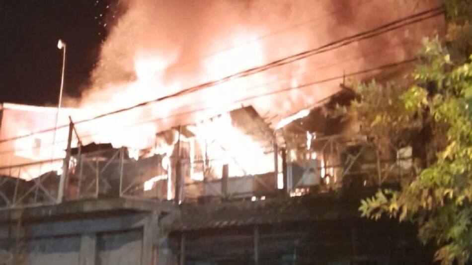 Tragedia en San Fernando: tres nenes de 4, 9 y 11 años murieron en un feroz incendio. NA