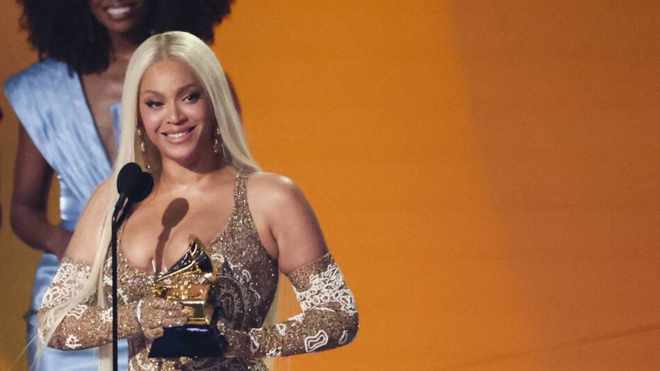 Beyoncé en los Premios Grammy. Foto: REUTERS/Mario Anzuoni