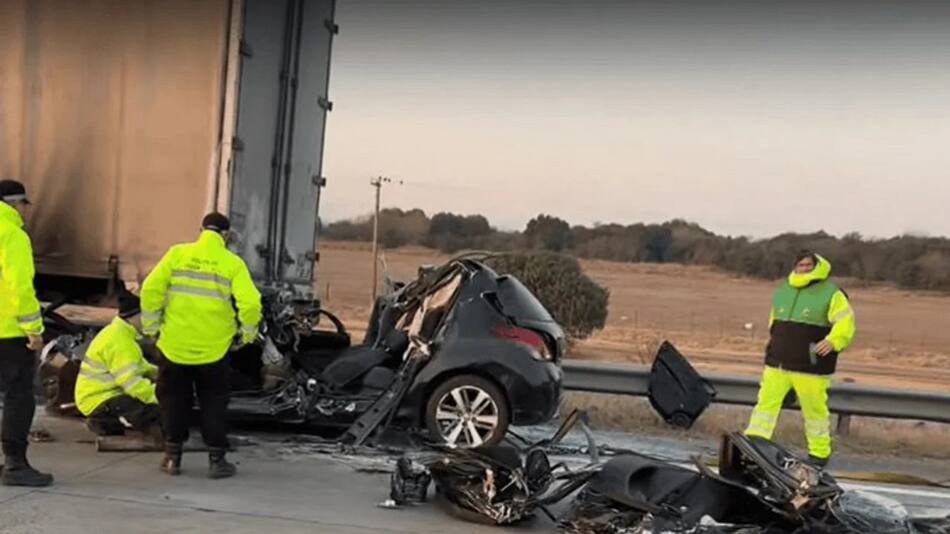 Tremendo accidente en la autopista Rosario-Córdoba. Foto: NA.