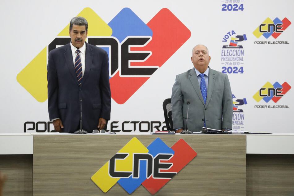 Nicolás Maduro junto al presidente del Consejo Nacional Electoral. Foto: EFE.