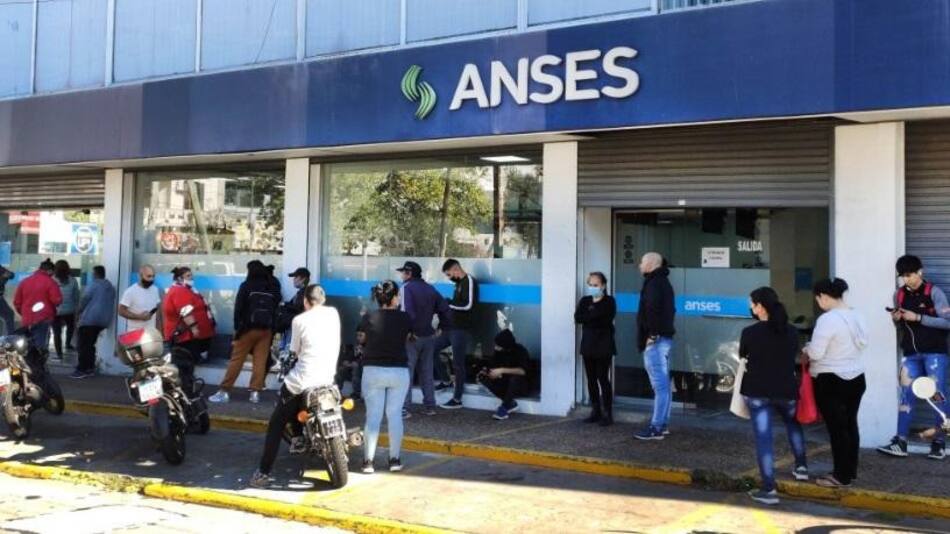 ANSES otorgó un extra para titulares de AUH y AUE. Foto: NA.