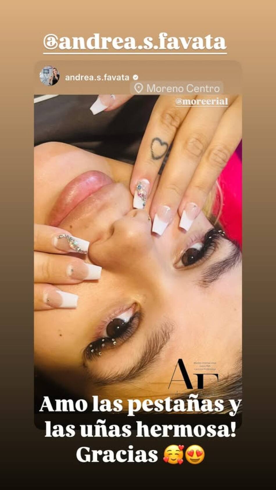 El canje de pestañas y uñas que consiguió Morena Rial tras estar presa. Foto: Instagram @moreerial.