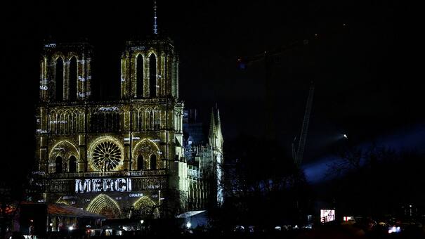 Video: así fue el momento en el que la catedral de Notre Dame reabrió sus puertas cinco años después del incendio