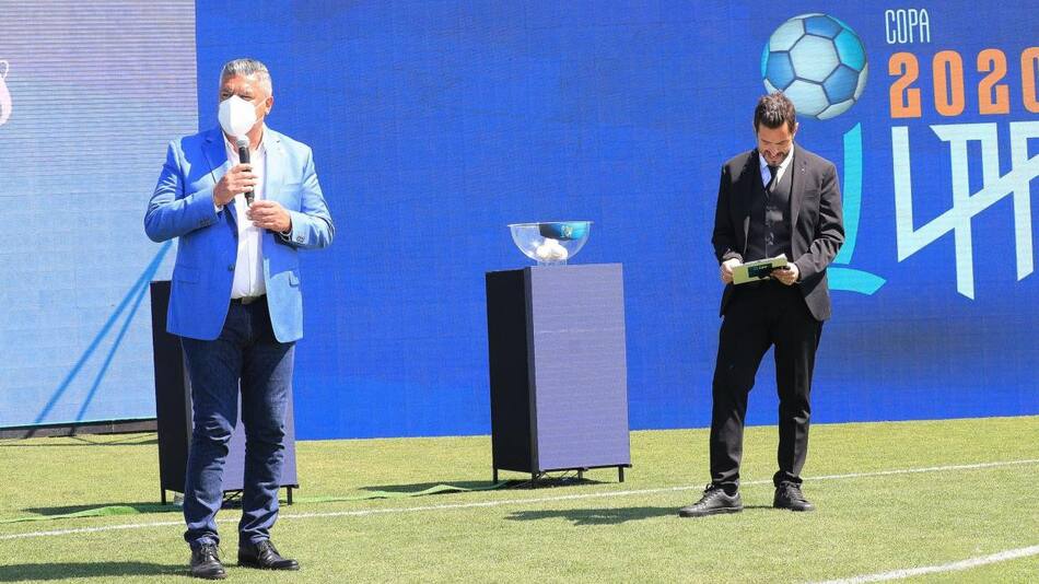 Chiqui Tapia en el sorteo de la Liga Profesional de Fútbol, Foto AFA