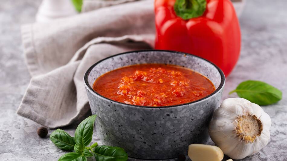 Salsa de tomate ideal para pastas, pizzas o guisos.