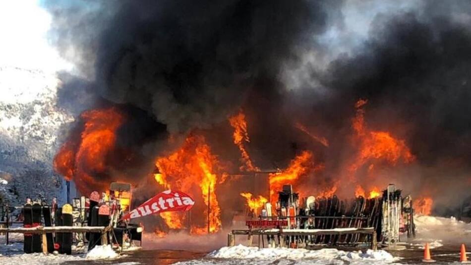 Incendio en un local comercial del centro de sky Chapelco