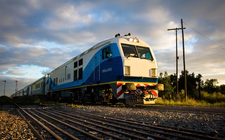 Viajar en tren a Mar del Plata, una opción accesible. Foto: NA.