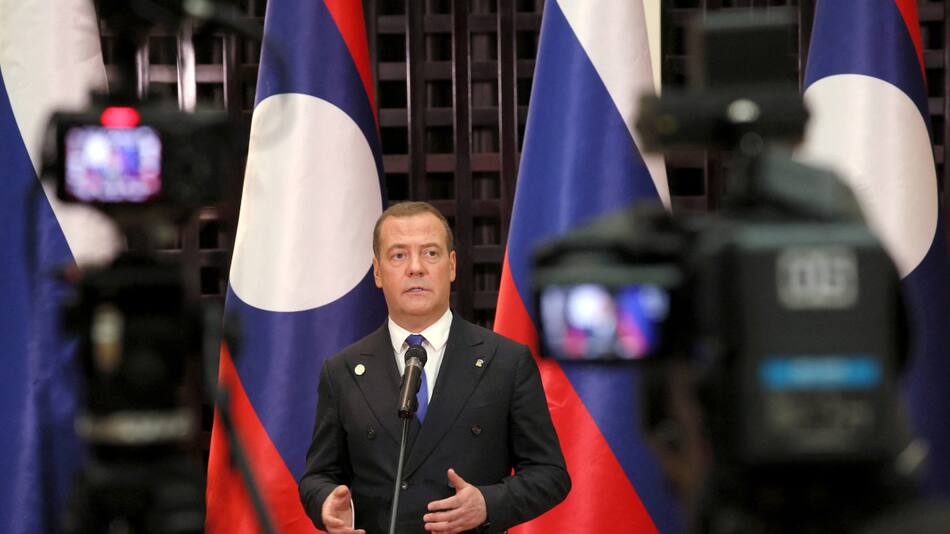Dmitri Medvedev le agradeció a Raúl Castro por la ayuda de Cuba. Foto: Reuters.