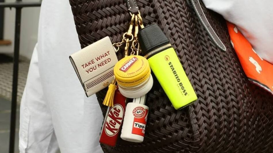 Bag charms, el nuevo accesorio en tendencia. Foto Pinterest