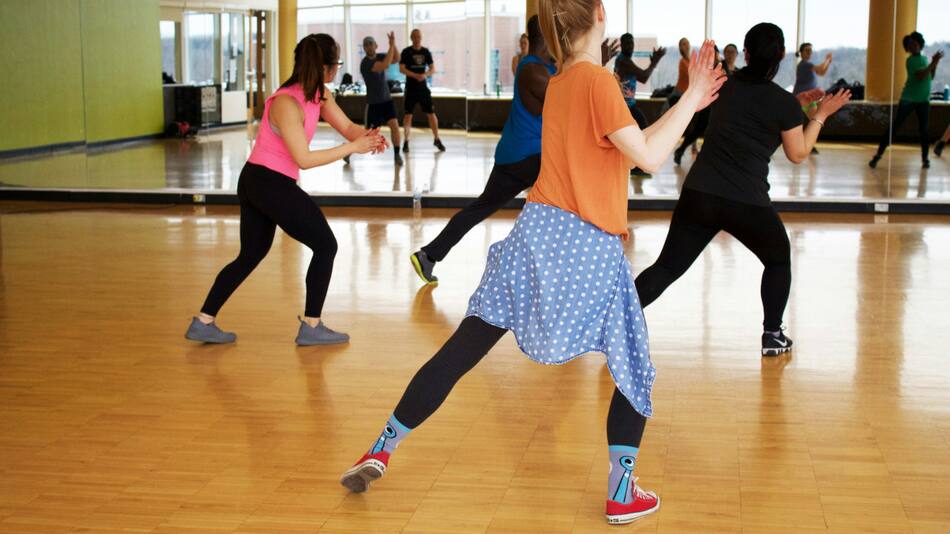 Bailar, grupo, coreografía. Foto: Unsplash.