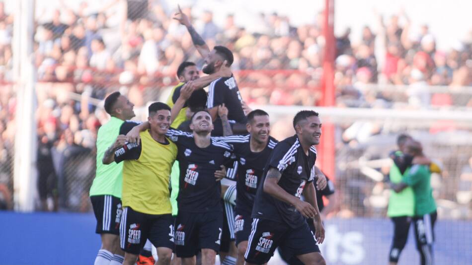 Deportivo Riestra vs Maipú. Foto: NA