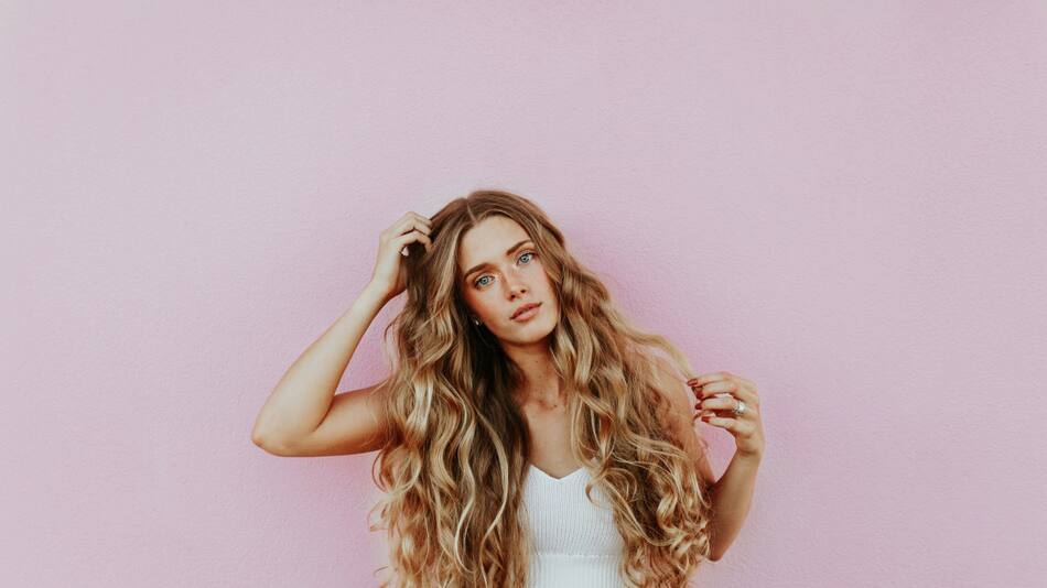 El accesorio que volvió a ser tendencia. Foto: Unsplash.