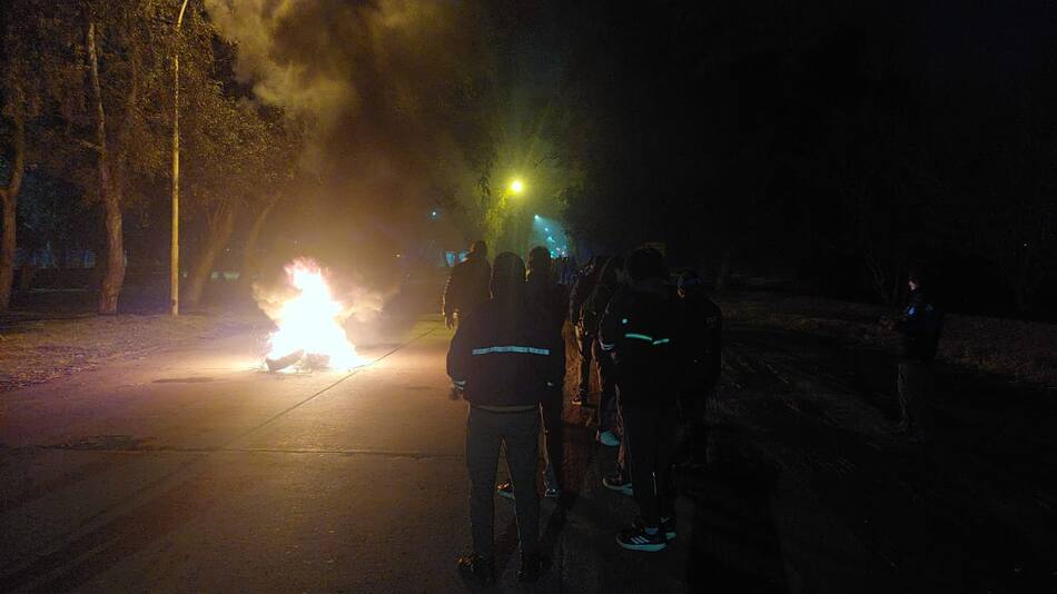 Trabajadores en huelga de la Petroquímica Río Tercero.