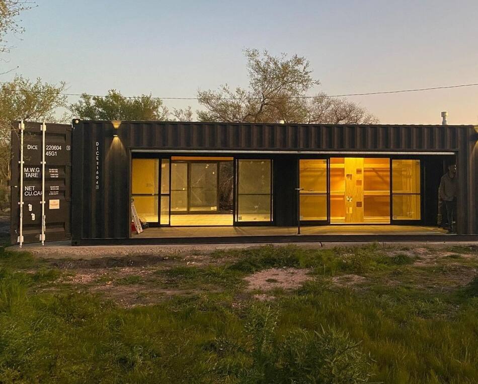 Casa conteiner. Foto Instagram @dicecontainers.