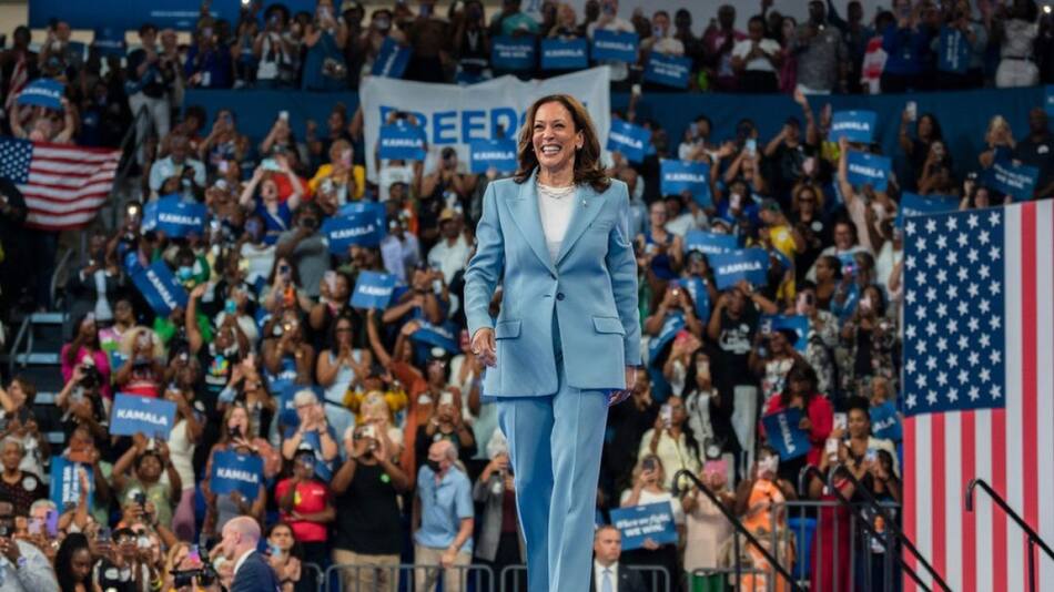 Los looks de Kamala Harris durante su campaña. Foto Instagram.
