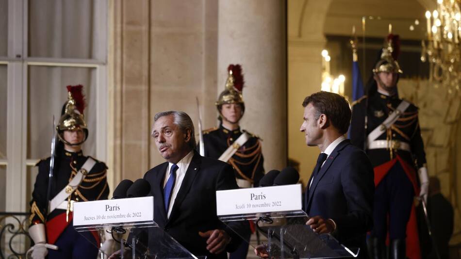 Alberto Fernández y Emmanuel Macron. Foto: EFE.
