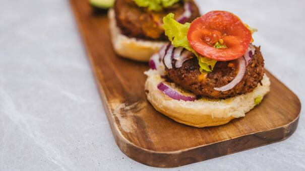 Gastronomía durante el fin de semana largo: el evento gratuito ideal para disfrutar de las mejores hamburguesas