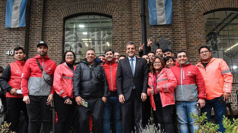 Sergio Massa se reunión con trabajadores de plataformas de delivery