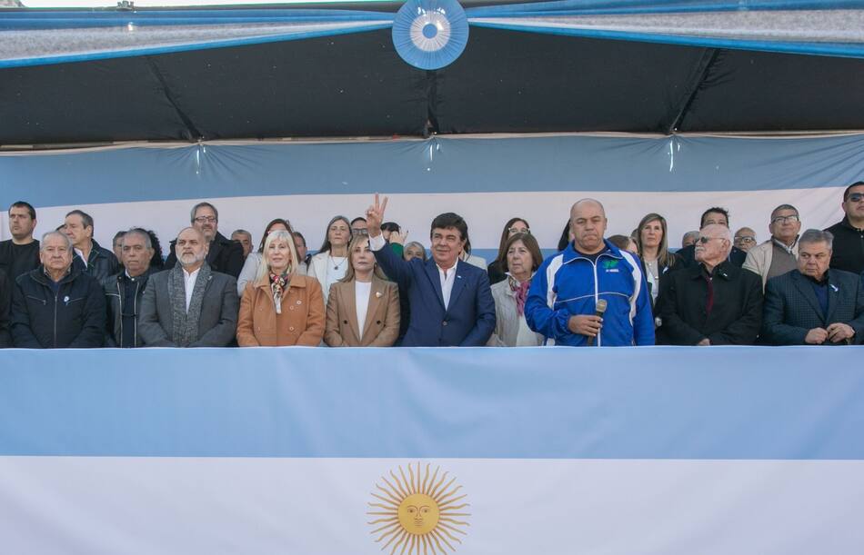 Fernando Espinoza en el acto por el Día de la Independencia