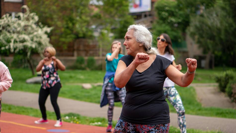 Es fundamental mantener una vida activa en cuanto a los ejercicios a medida que se avanza en edad.