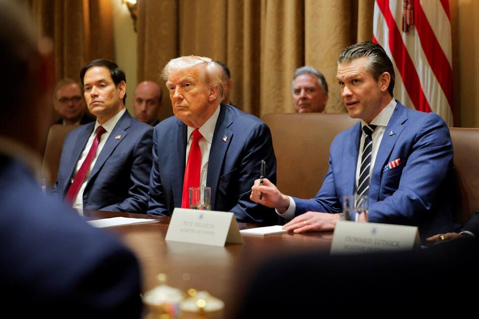 Marco Rubio, Donald Trump y Pete Hegseth. Foto: Reuters (Brian Snyder)