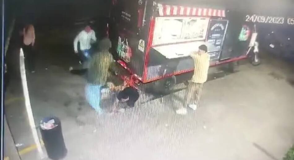 Salvaje agresión en Bahía Blanca. Foto: captura video