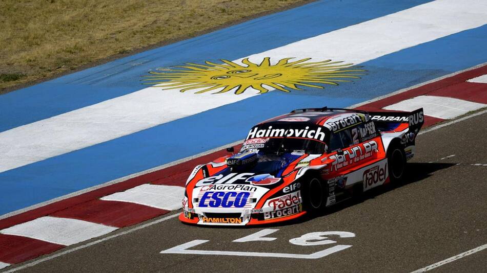 Mariano Werner, ganador de la primera final del TC de la temporada en Viedma. Foto: NA.
