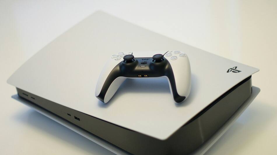 PlayStation 5; consolas; videojuegos. Foto: Unsplash.