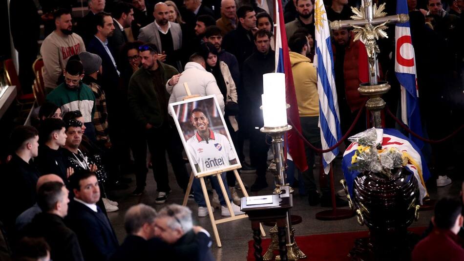 Velatorio de Juan Izquierdo en Uruguay. Foto: Reuters