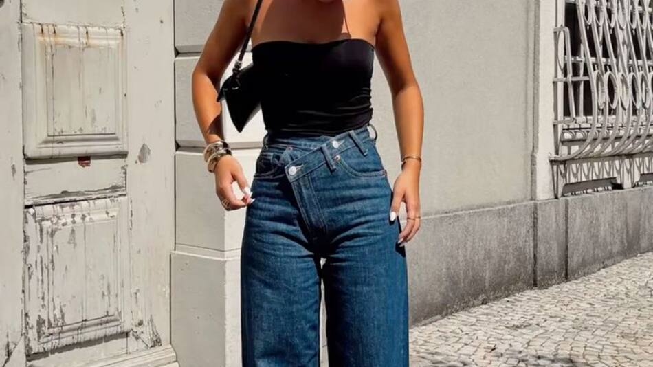 Los jeans de corte asimétrico se vienen con todo.