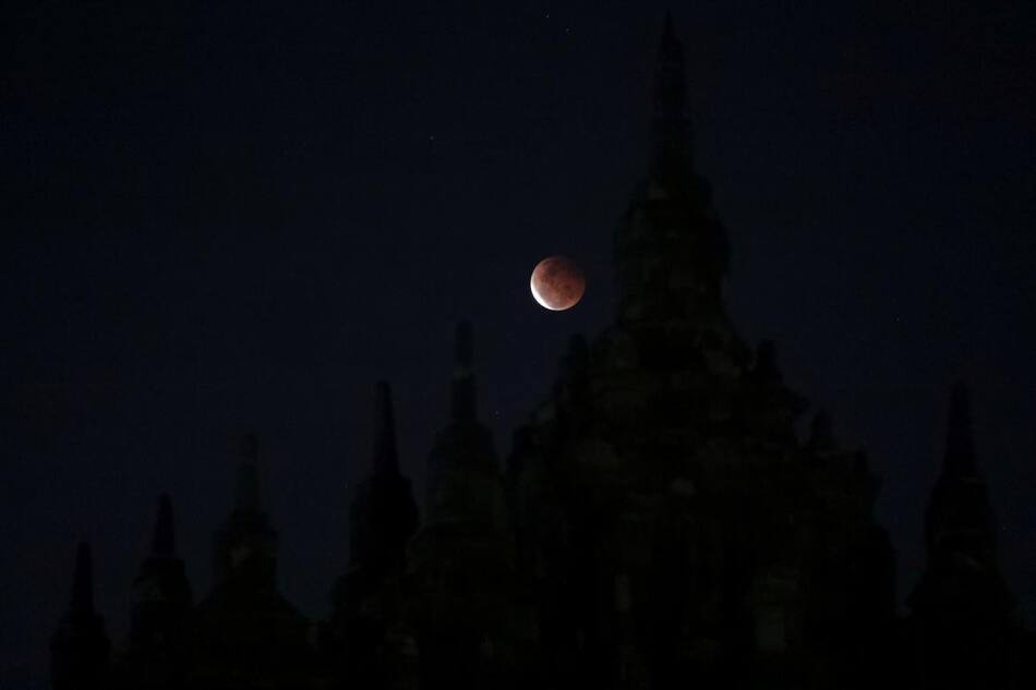 Eclipse Lunar, Indonesia, REUTERS