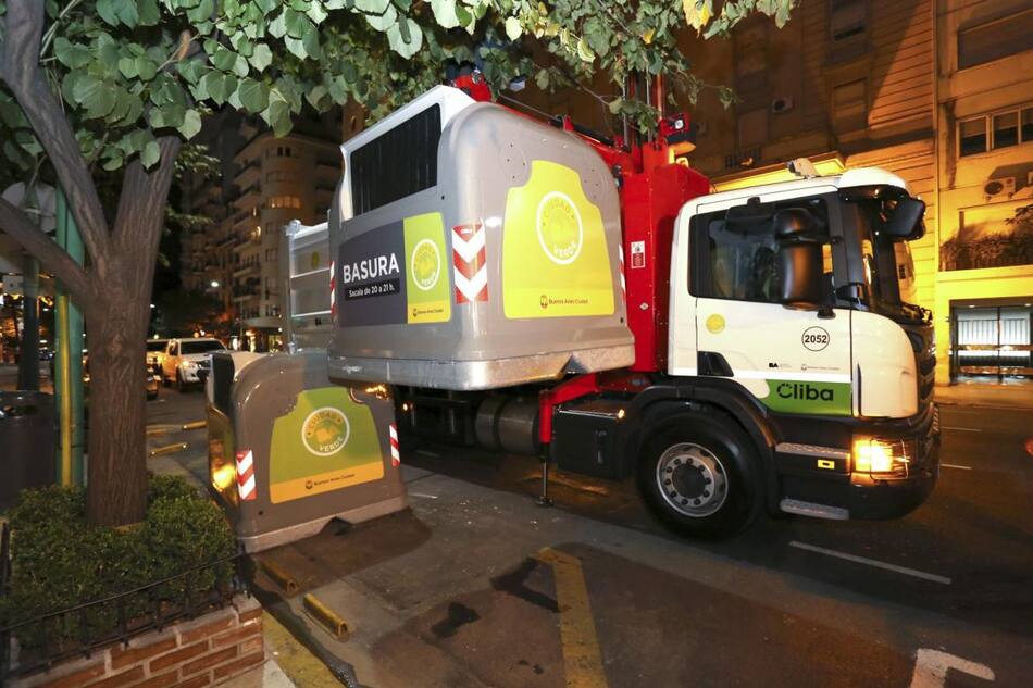 Camión de recolección de residuos en la Ciudad