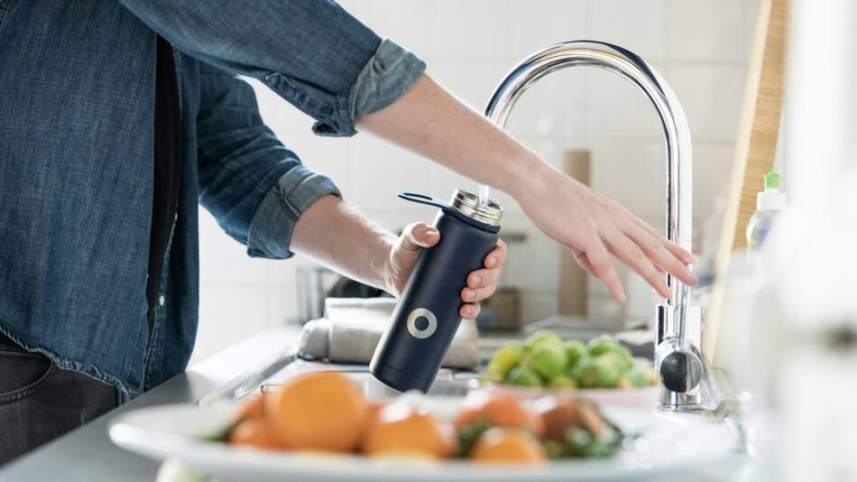 Cada cuanto se debe cambiar la botella de agua. Foto: Unsplash.