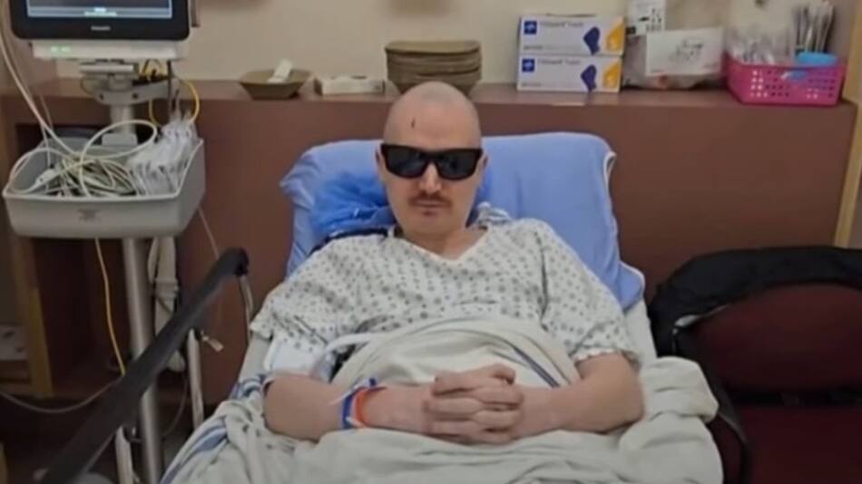 Brent Chapman perdió la vista por una rara enfermedad.