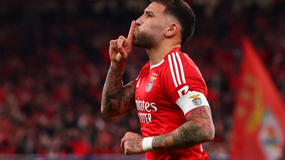 Nicolás Otamendi y un récord increíble. Foto: Reuters/Pedro Nunes.