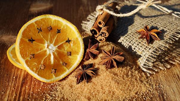 Hervir cáscaras de naranja con anís: por qué recomiendan hacerlo y para qué sirve