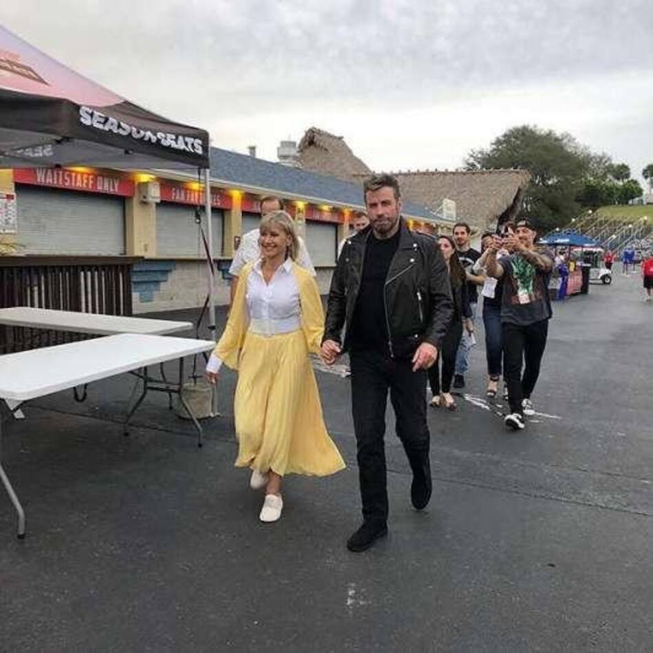 John Travolta y Olivia Newton-John recreando película
