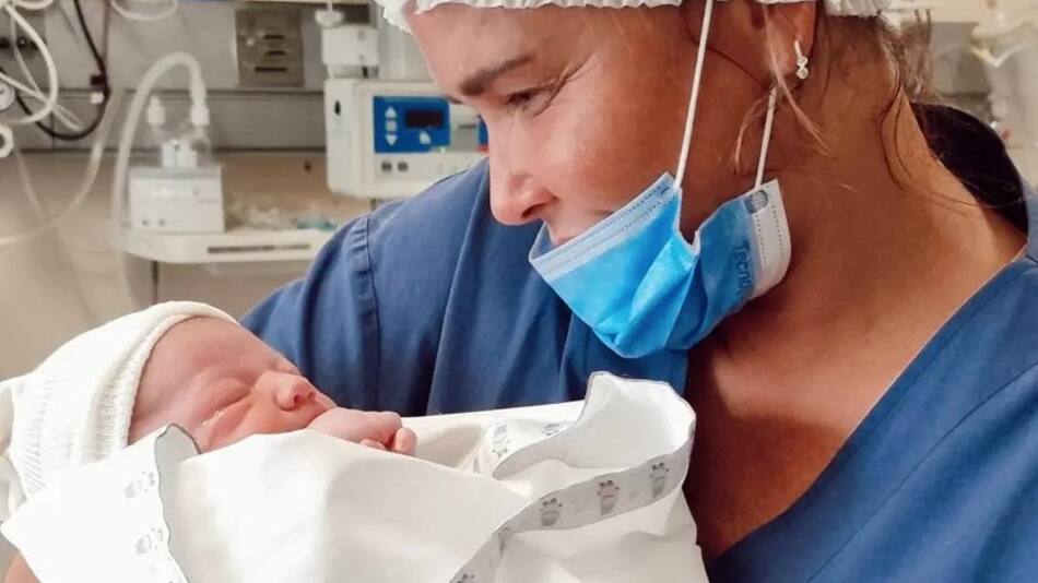 Nazarena Vélez y su nieto Salvador. Foto: Instagram @nazarenavelez.
