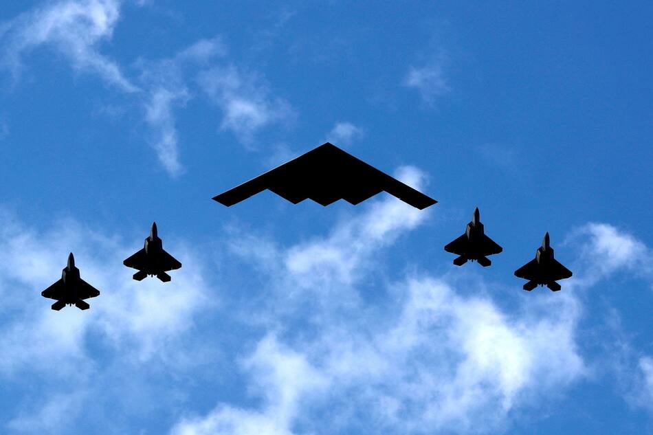 Los aviones B-2 Spirit con los que Estados Unidos atacó Irán. Foto: Reuters/Mike Segar
