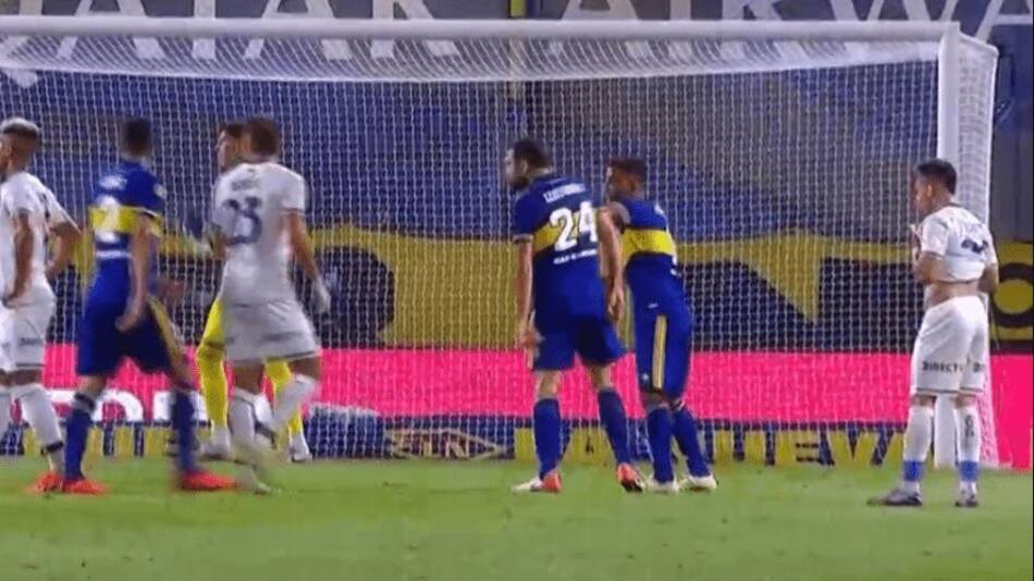 Izquierdoz discutió feo con Fabra y el colombiano reaccionó con un golpe