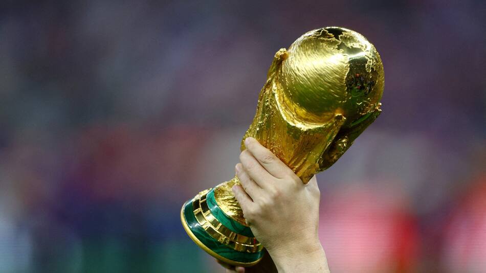 El trofeo de la Copa del Mundo que será levantado por uno de los 48 participantes. Foto: Reuters/Hannah Mckay.