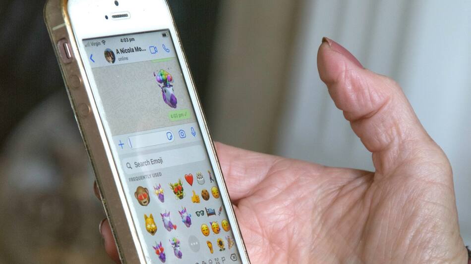 Conversación de WhatsApp. Foto: Unsplash.